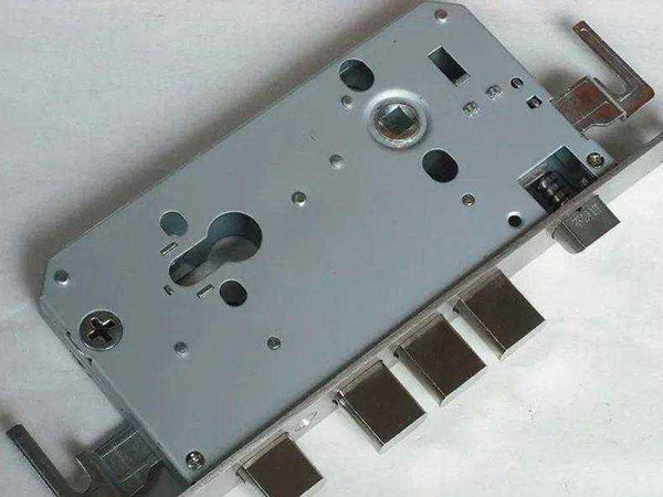 头屯河24小时上门开锁公司