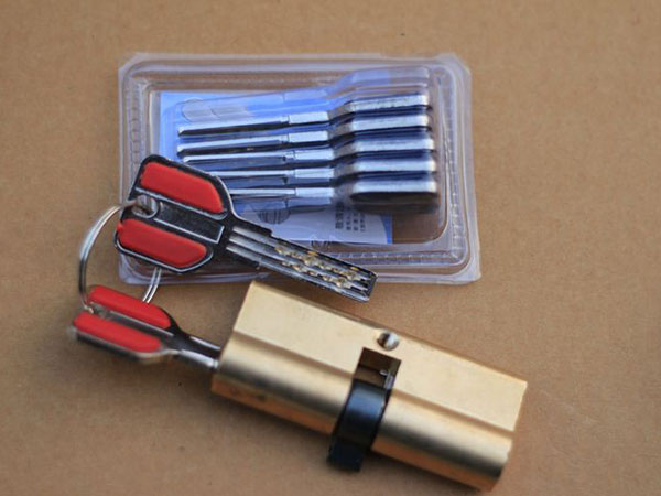 头屯河24小时上门开锁公司